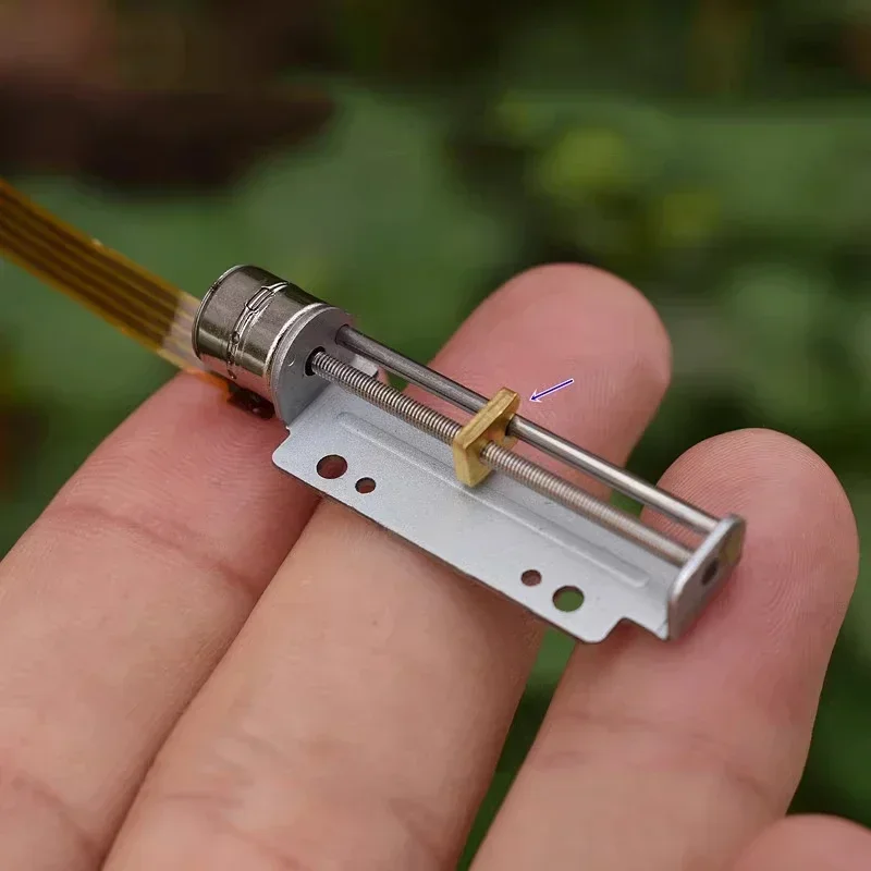 Mini Tiny 8mm 2-Phase 4-Wire L - Lead Screw 8Mm recension och pris